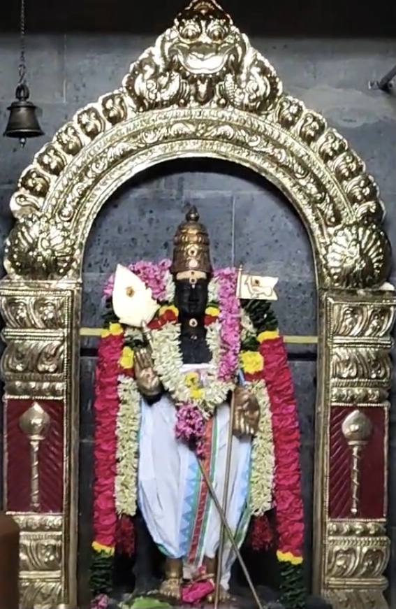 Pugazhimalai Murugan Temple which brings fame!!