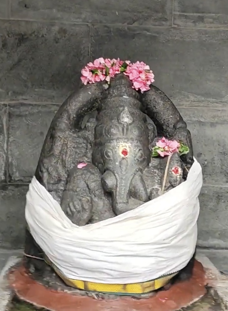 ​ Pugazhimalai Murugan Temple which brings fame!!  ​