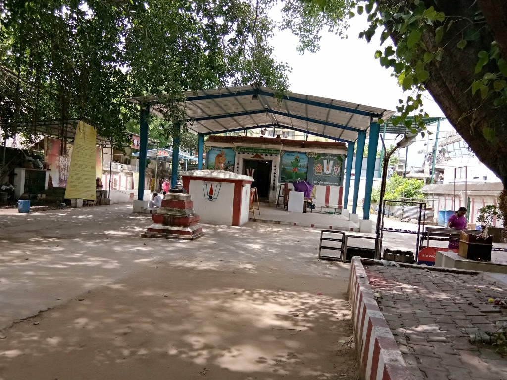 ​ ​ Vadapalani Aadhimoolap Perumal Temple, which removes sufferings!!   ​