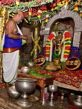 Diwali arrangements for Sri Ranganatha..! Jolly decorations..!!