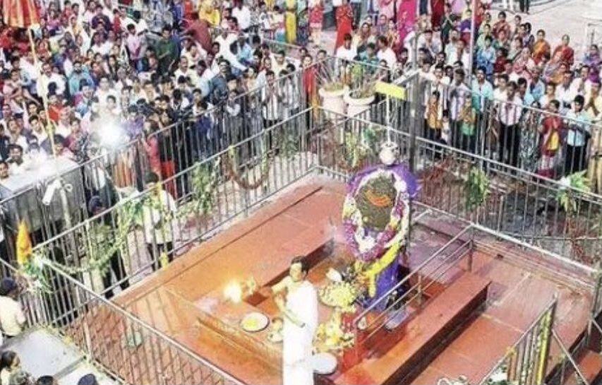 Houses without doors..! Shani Singanapura..!!